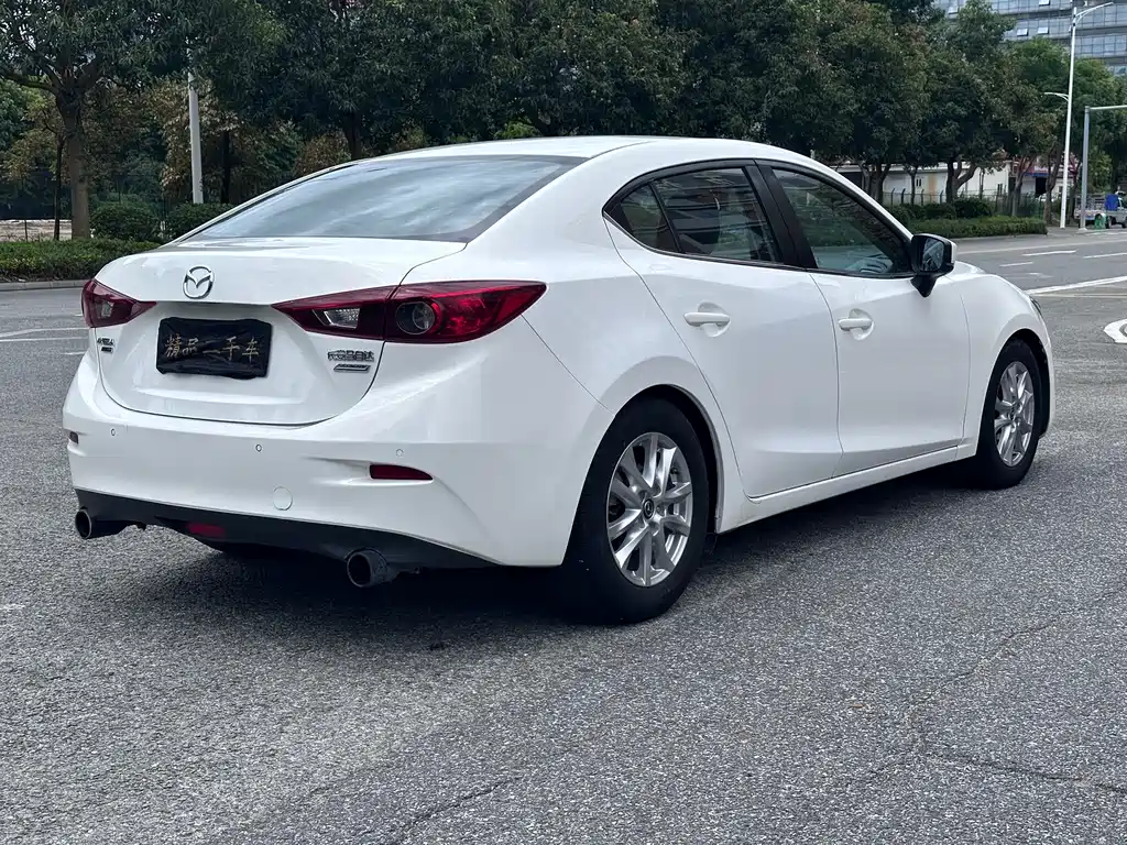 Mazda 3 Axela 2019 — фото 11