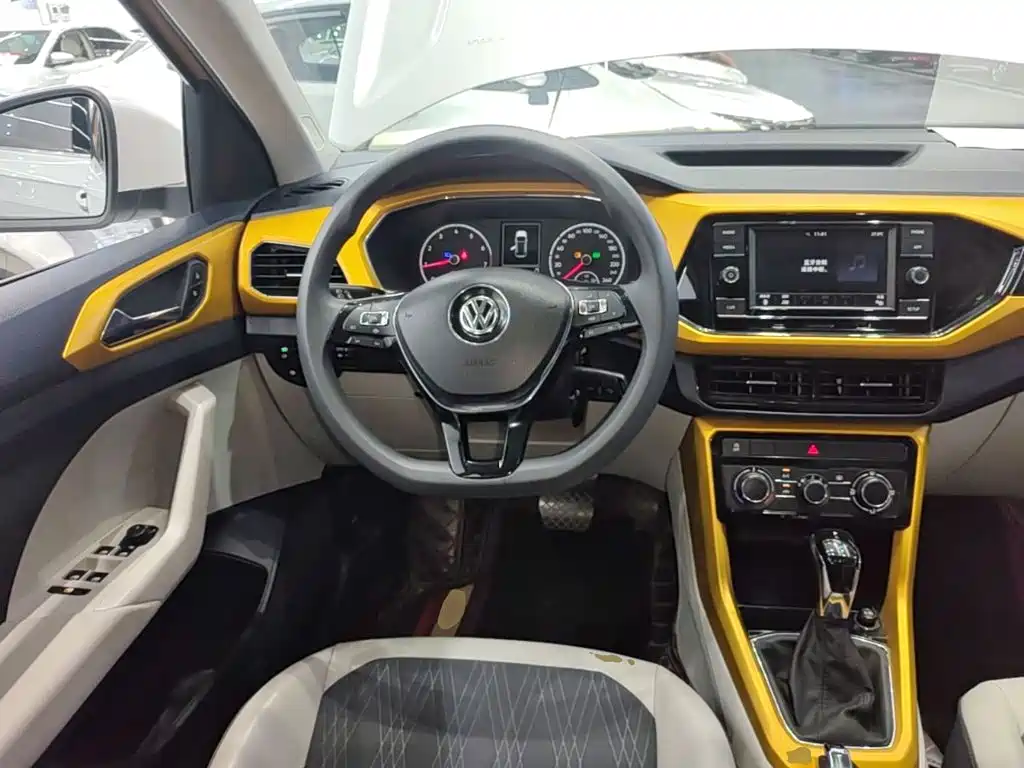 Volkswagen T-Cross 2020 — фото 11