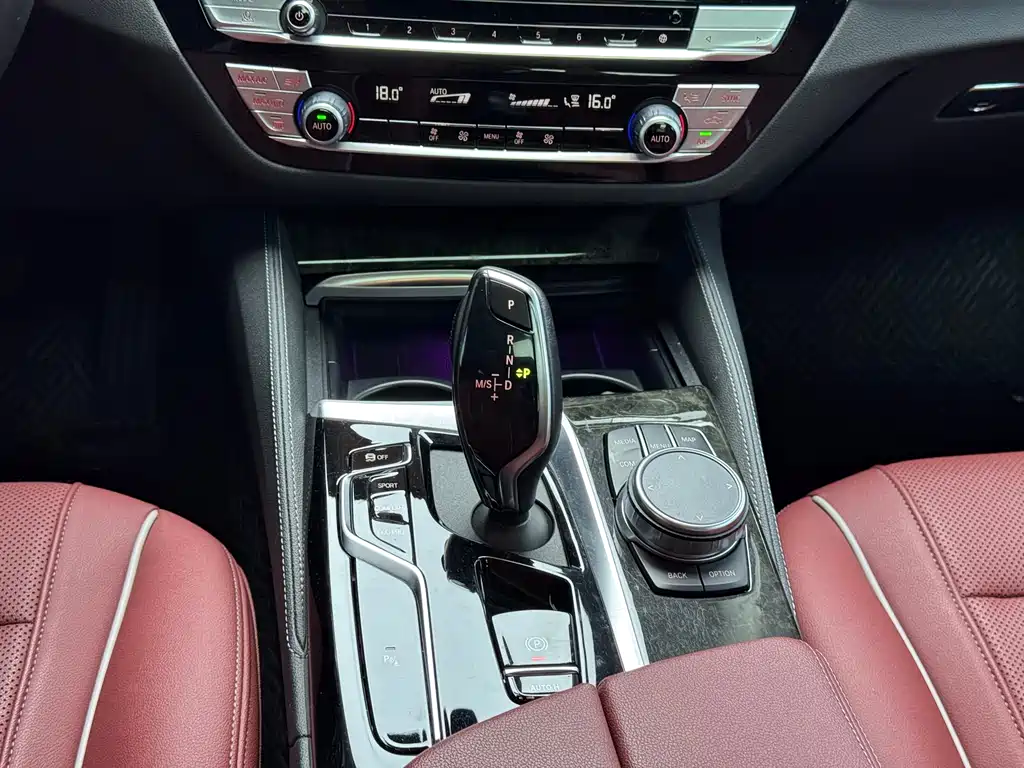 BMW 5 Series 2021 — фото 13