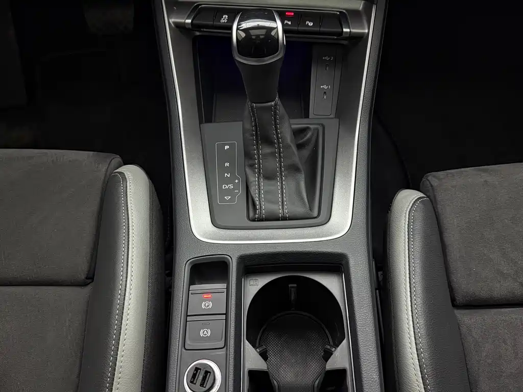 Audi Q3 2022 — фото 15