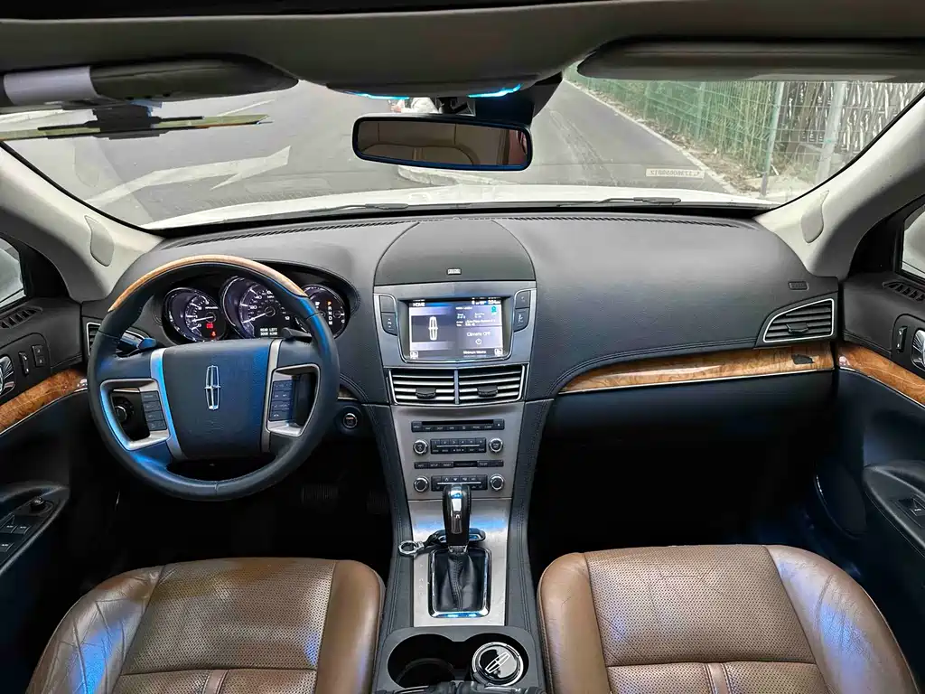Lincoln MKT 2012 — фото 19