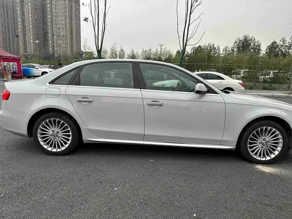 Audi A4L 2016
