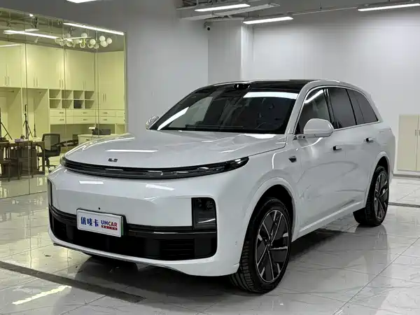 Li Auto L8 2025