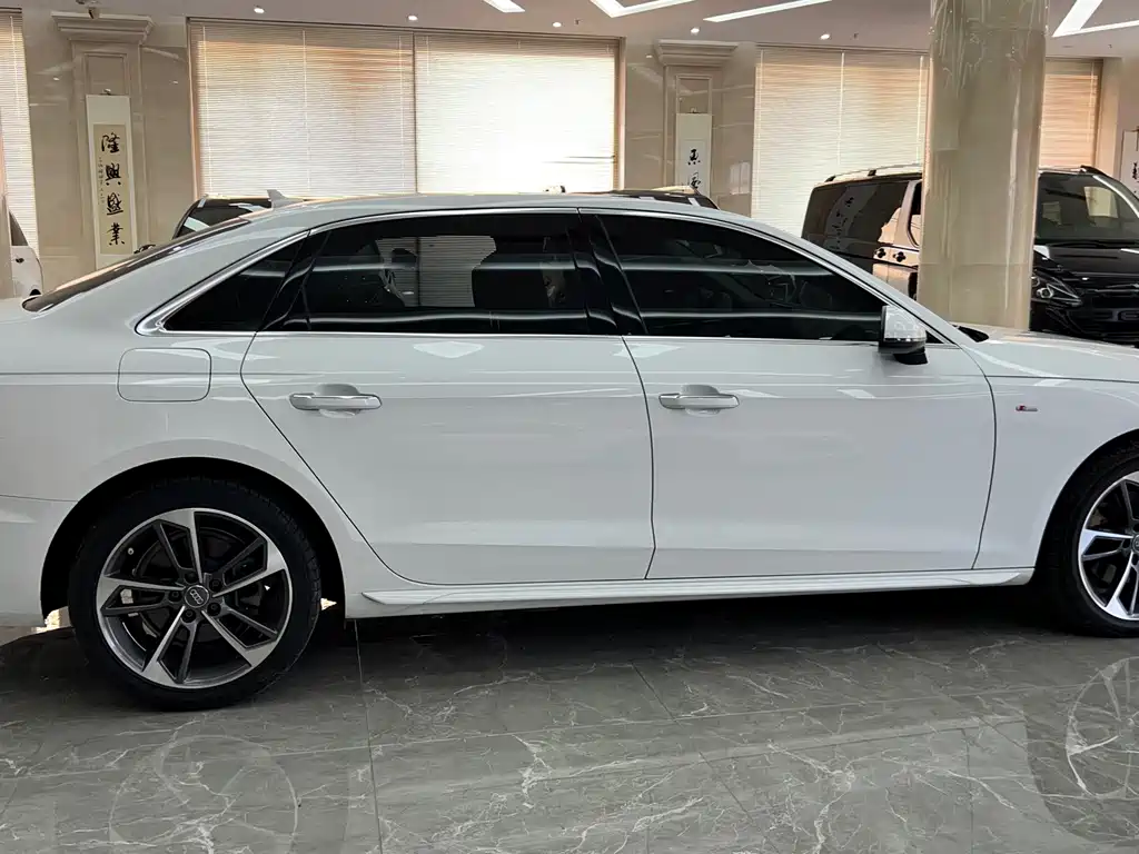 Audi A4L 2021