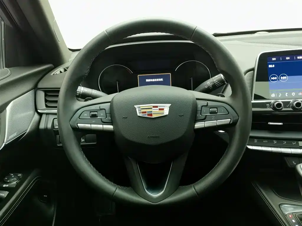 Cadillac CT4 2024 — фото 11