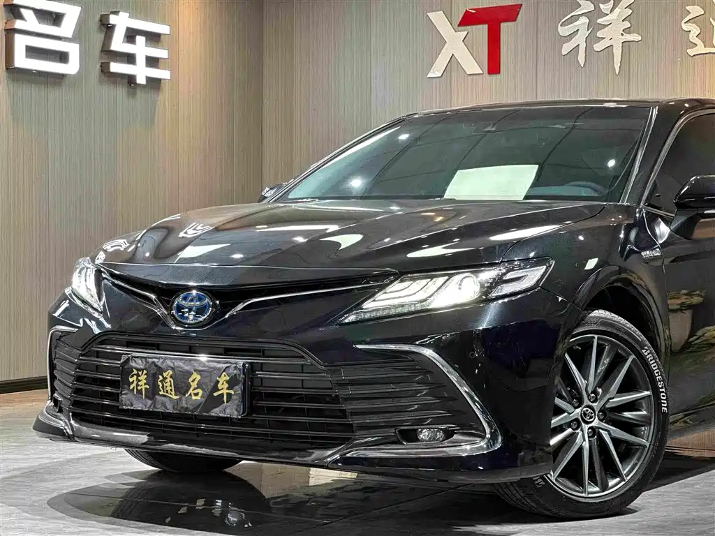 Toyota Camry 2022 — фото 4
