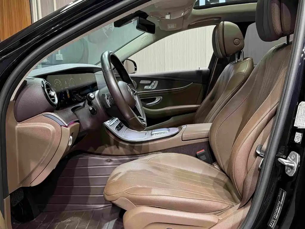 Mercedes-Benz E-Class 2023 — фото 9