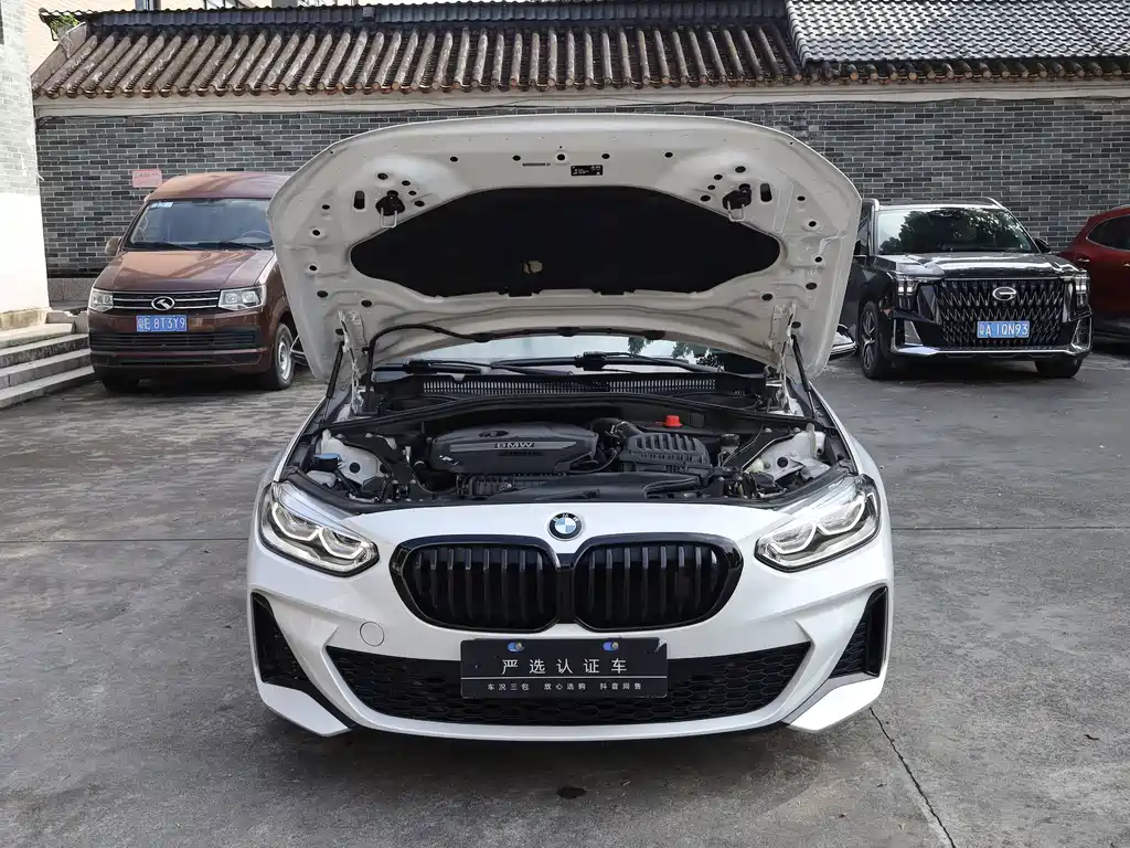BMW 1 Series 2022 — фото 13