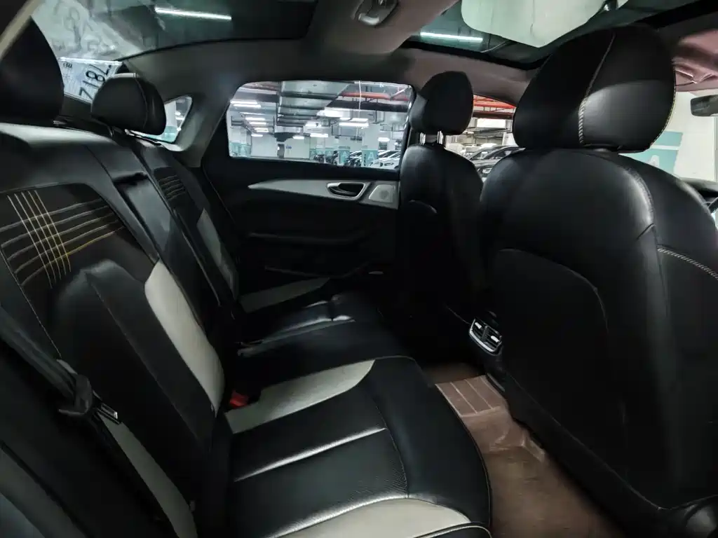 Roewe MAX 2020 — фото 11
