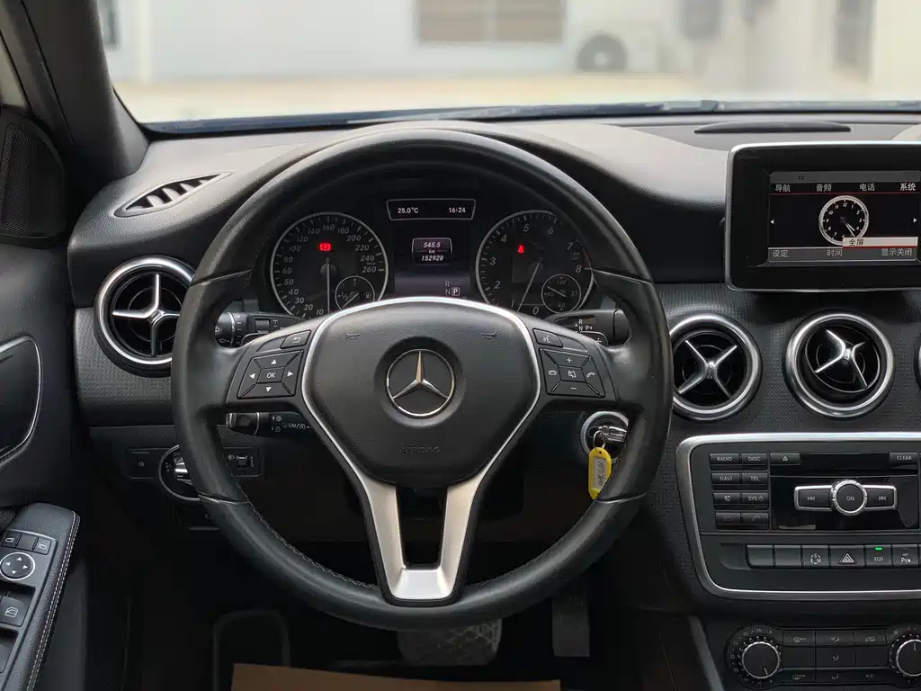 Mercedes-Benz A-Class 2014 — фото 10