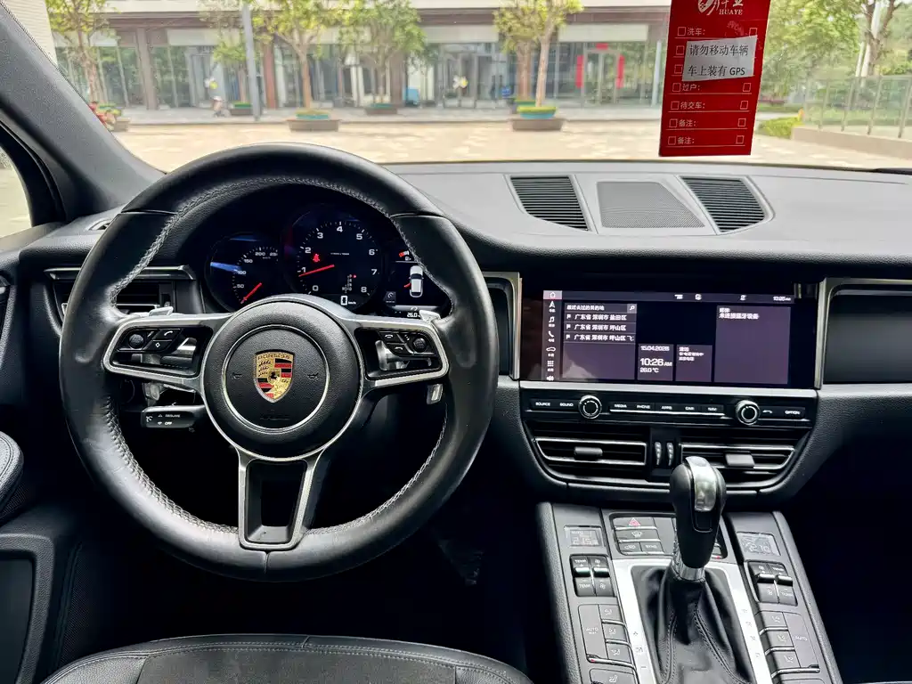 Porsche Macan 2021 — фото 9