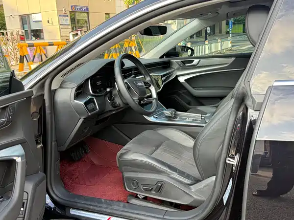 Audi A7L 2023
