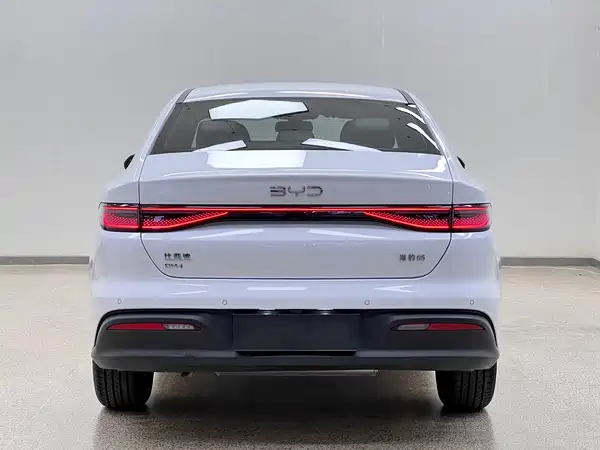 BYD Seal 05 DM-i 2025