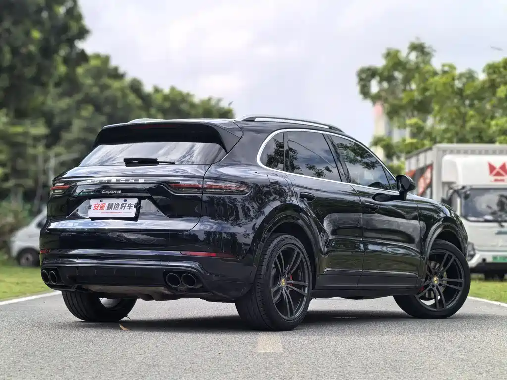 Porsche Cayenne 2018 — фото 3