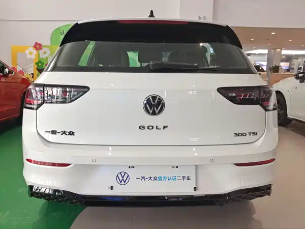 Volkswagen Golf 2025