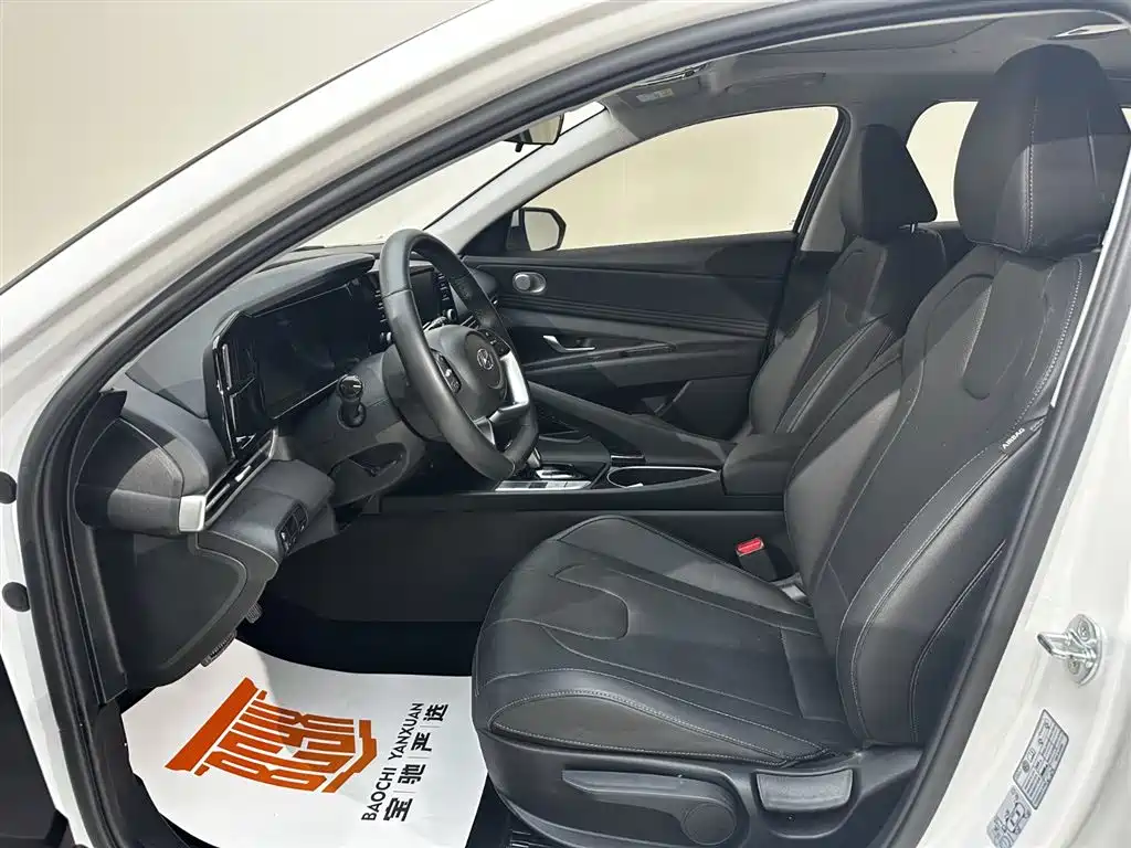 Hyundai Elantra 2023 — фото 13