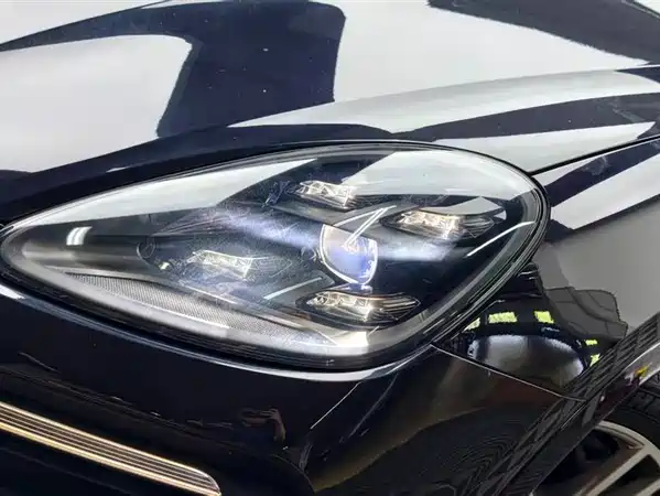 Porsche Cayenne 2022