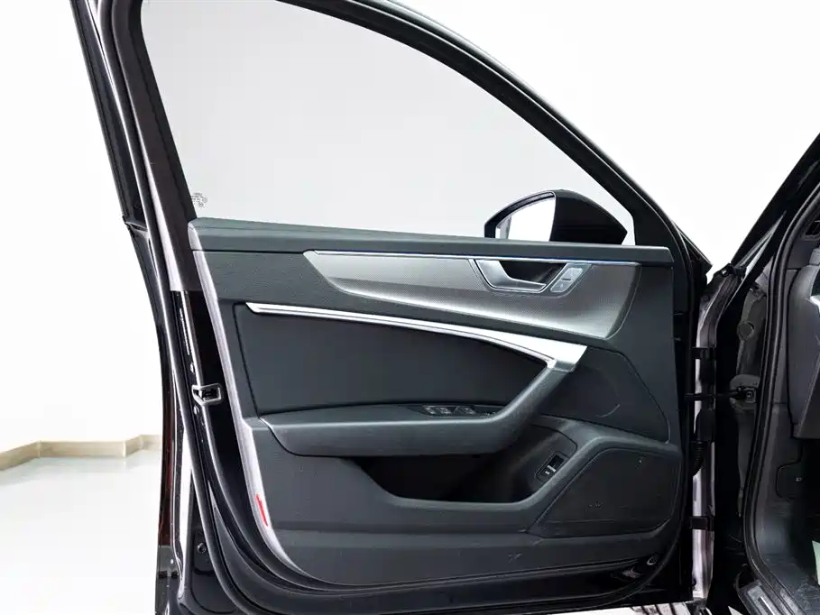Audi A6L 2023 — фото 10
