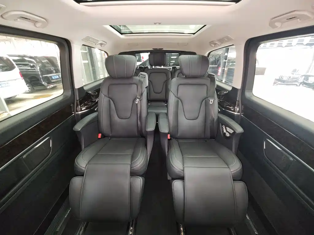 Mercedes-Benz V-Class 2019 — фото 9