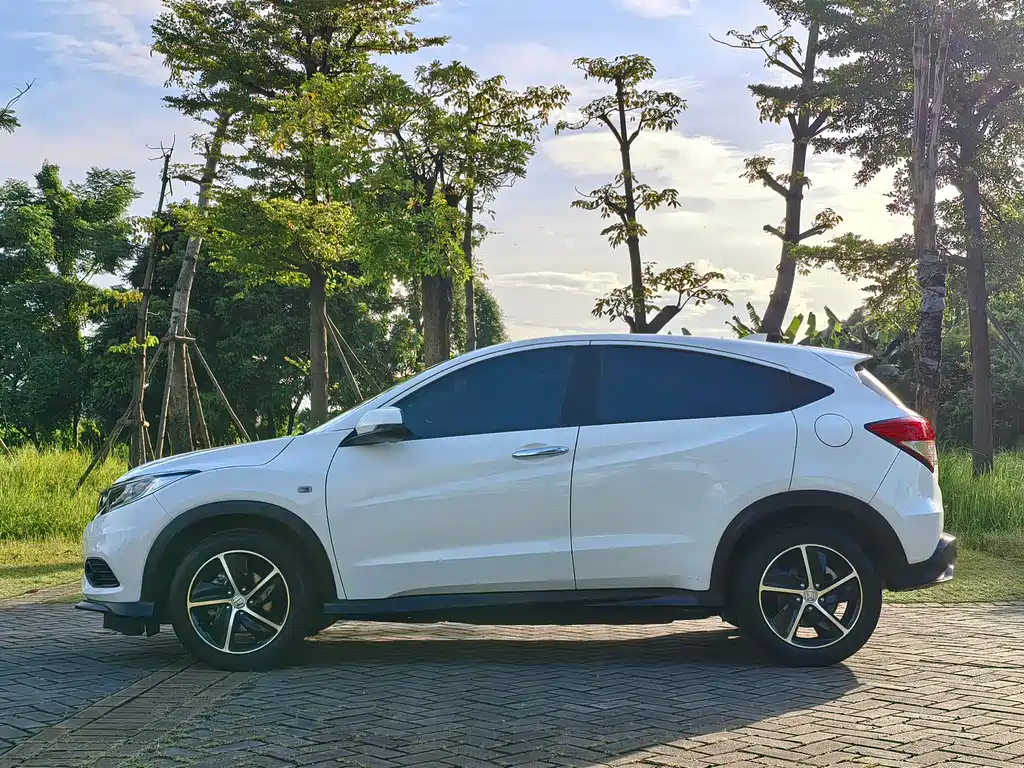 Honda Vezel 2022 — фото 8