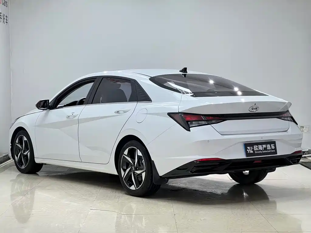 Hyundai Elantra 2023