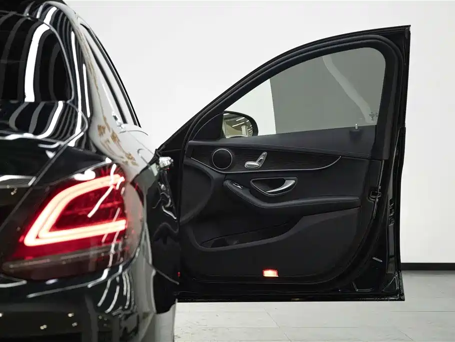 Mercedes-Benz C-Class 2020 — фото 6