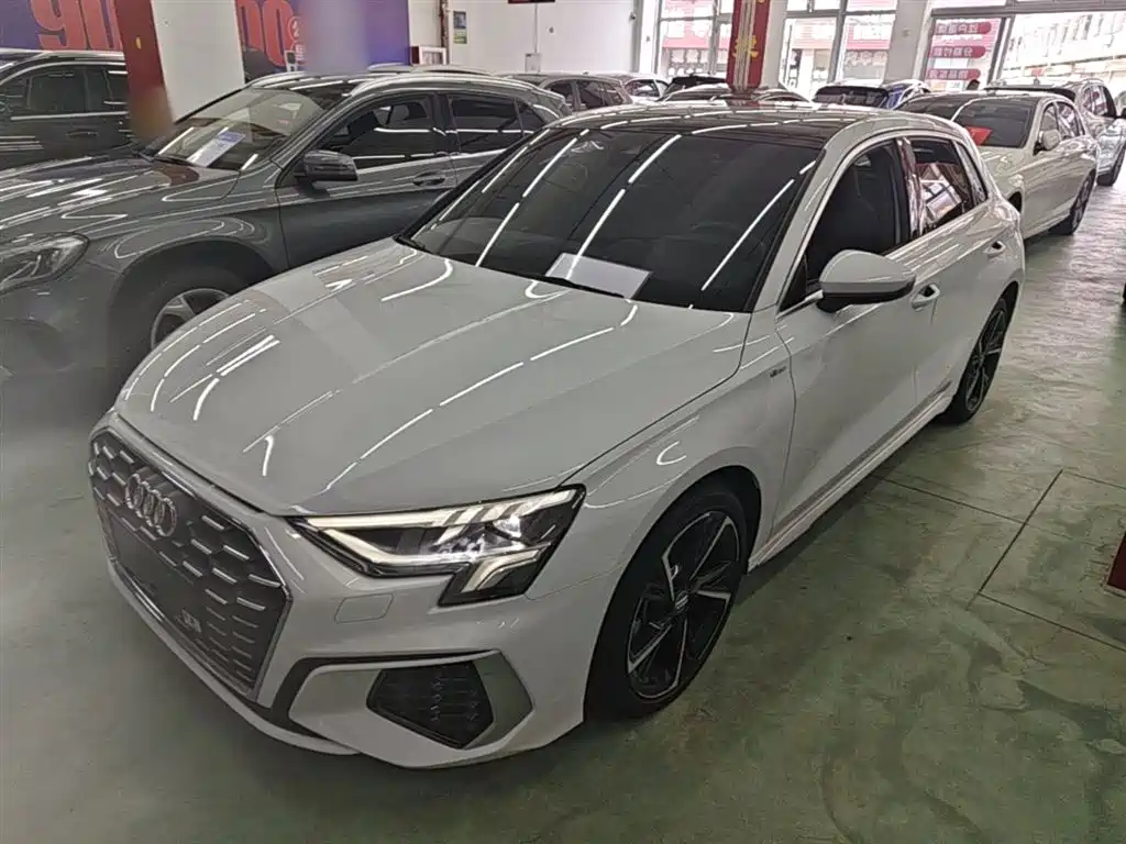 Audi A3 2022 — фото 1