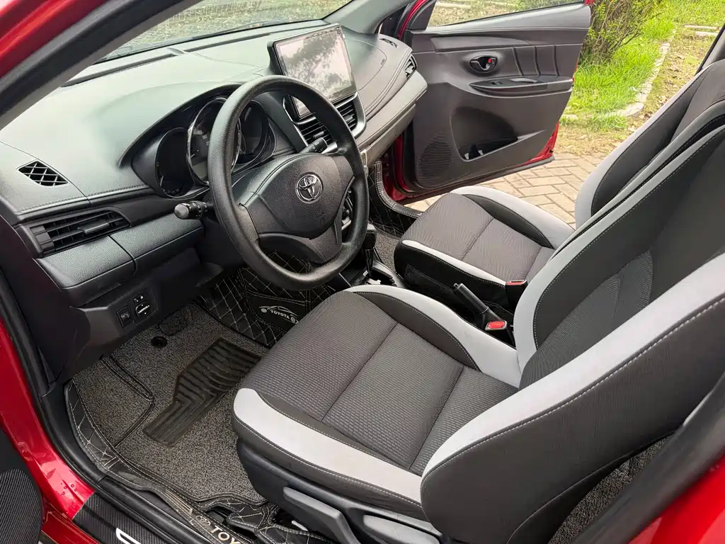 Toyota Yaris L 2020 — фото 11
