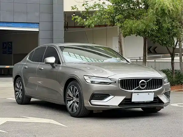 Volvo S60 2022