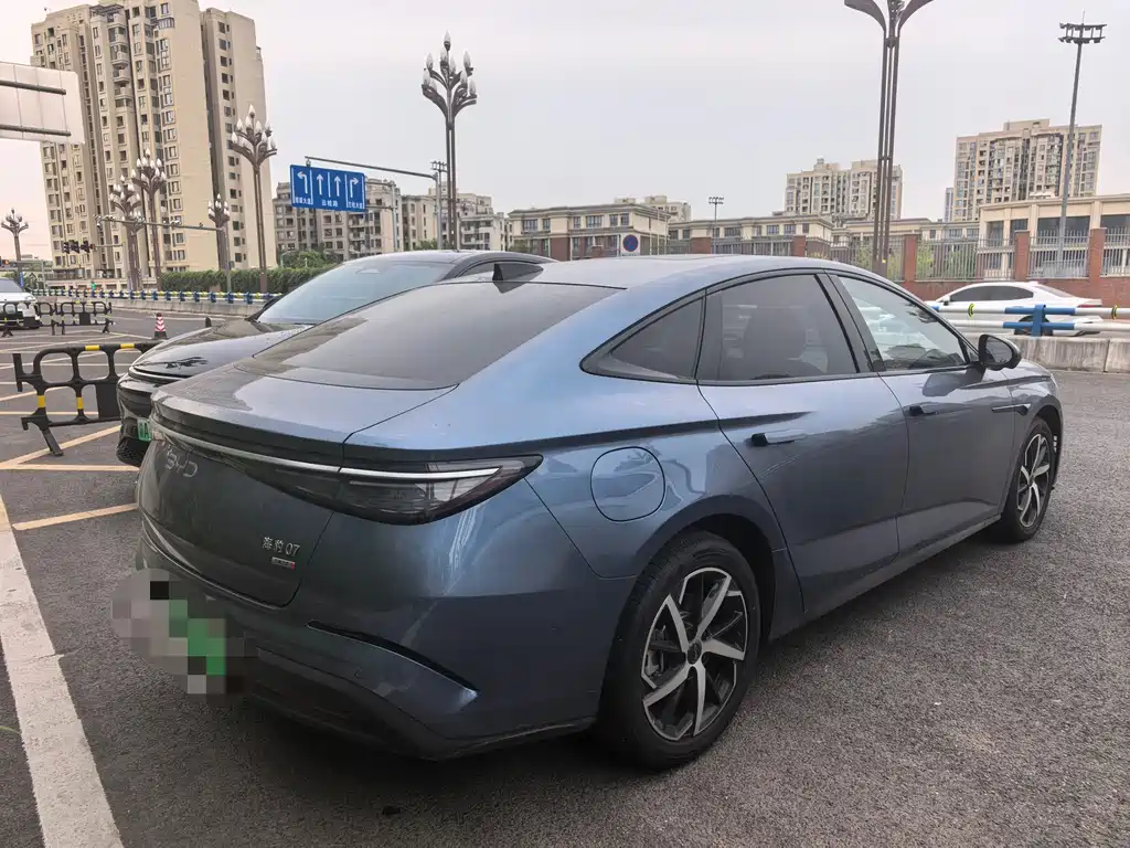 BYD Seal 07 DM-i 2025 — фото 6