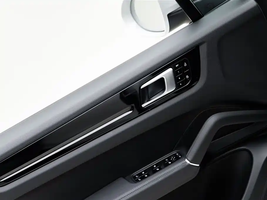 Porsche Cayenne 2019 — фото 16