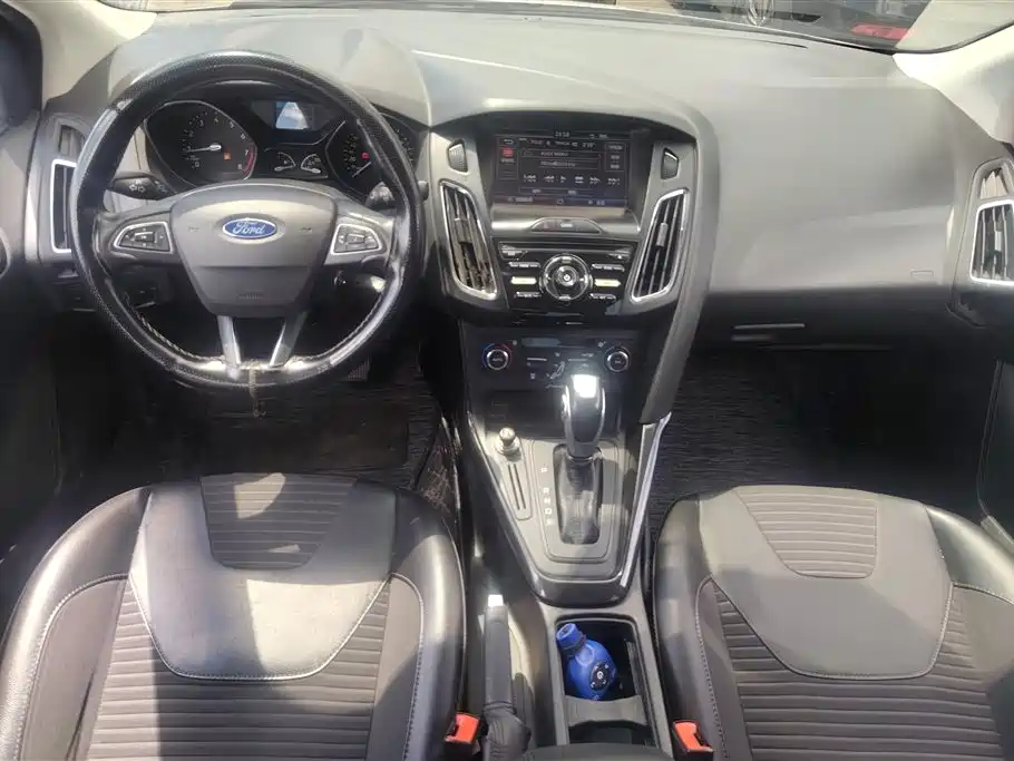 Ford Focus 2016 — фото 12
