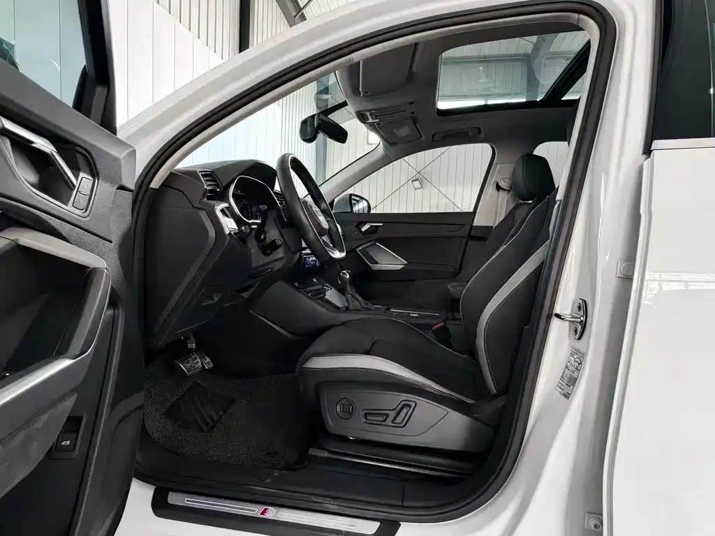 Audi Q3 2022 — фото 21