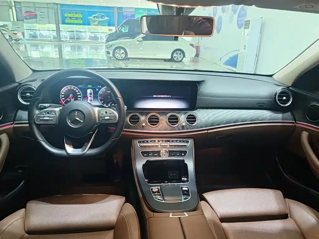 Mercedes-Benz E-Class 2019 — фото 15
