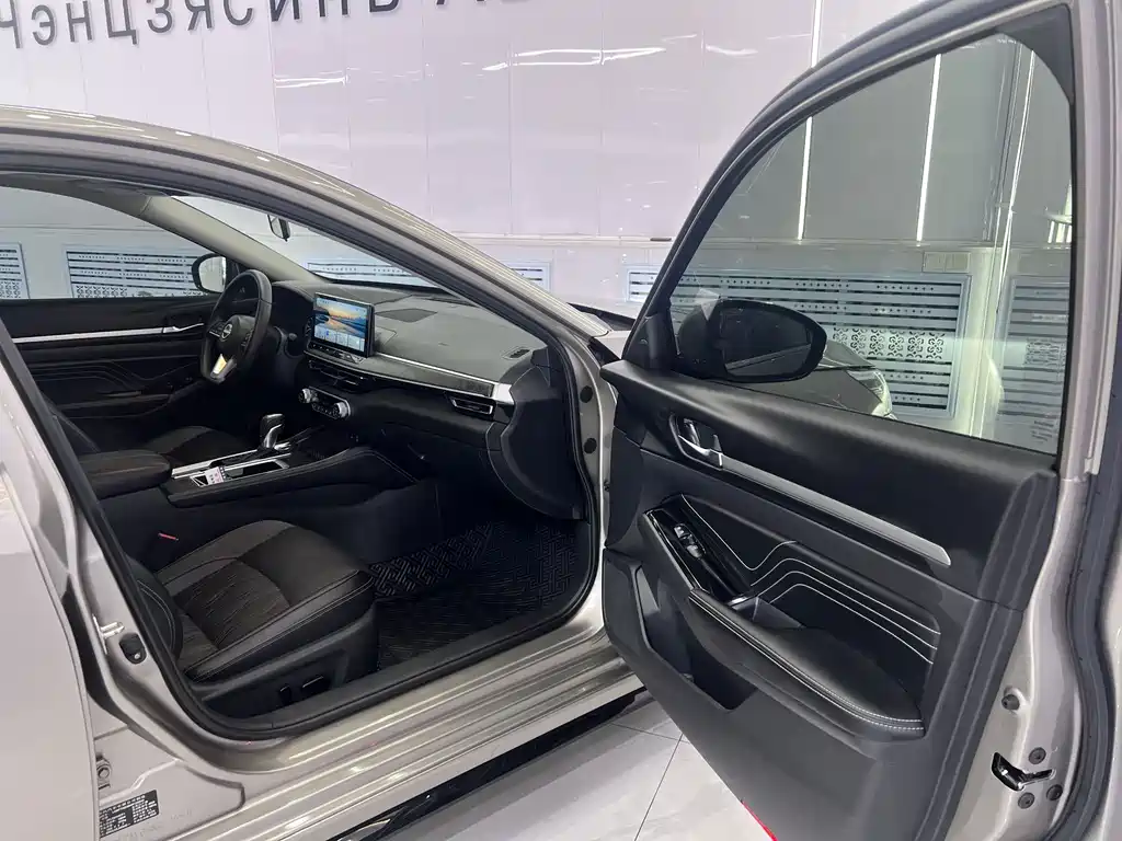 Nissan Teana 2022 — фото 17