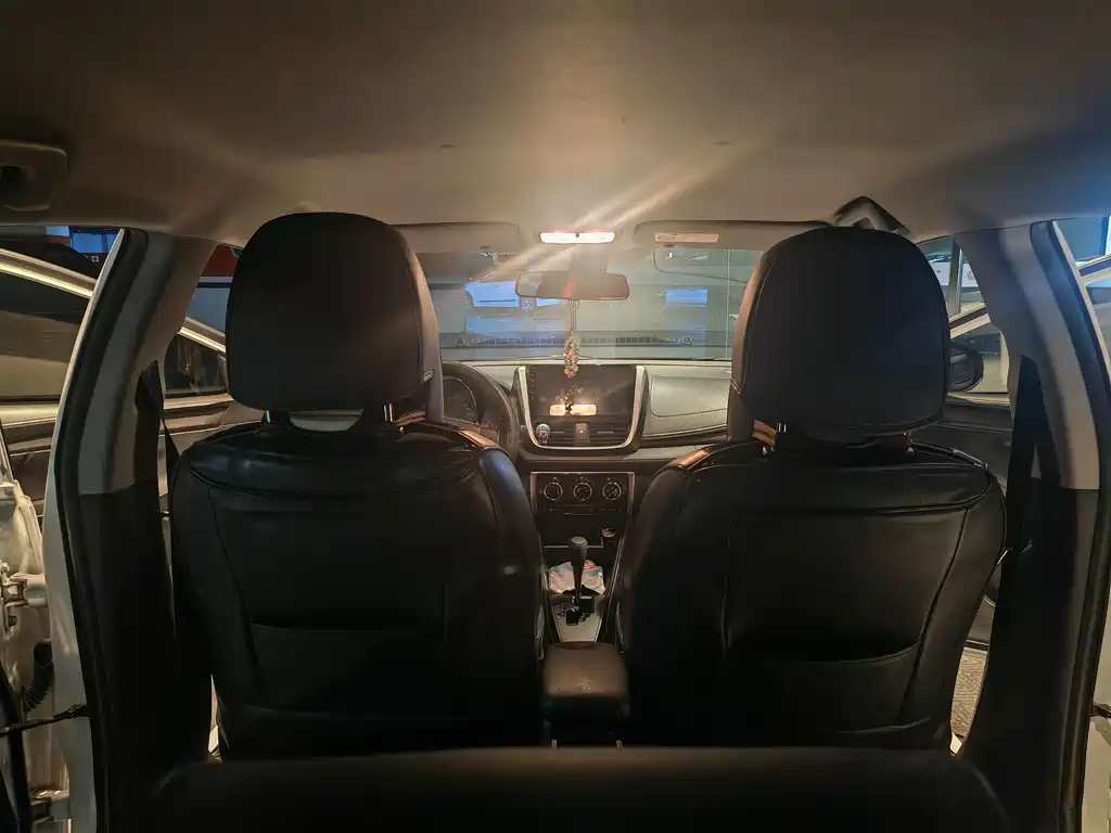 Toyota Yaris L 2019 — фото 17