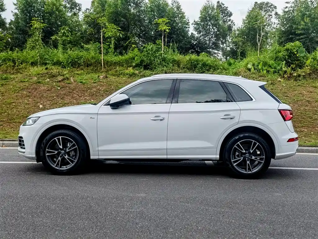 Audi Q5L 2021 — фото 4