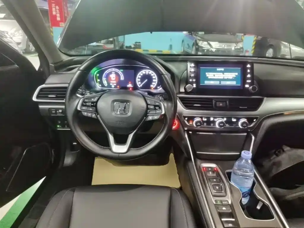 Honda Accord 2019 — фото 11