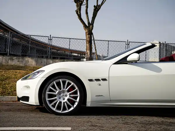 Maserati Grancabrio 2014