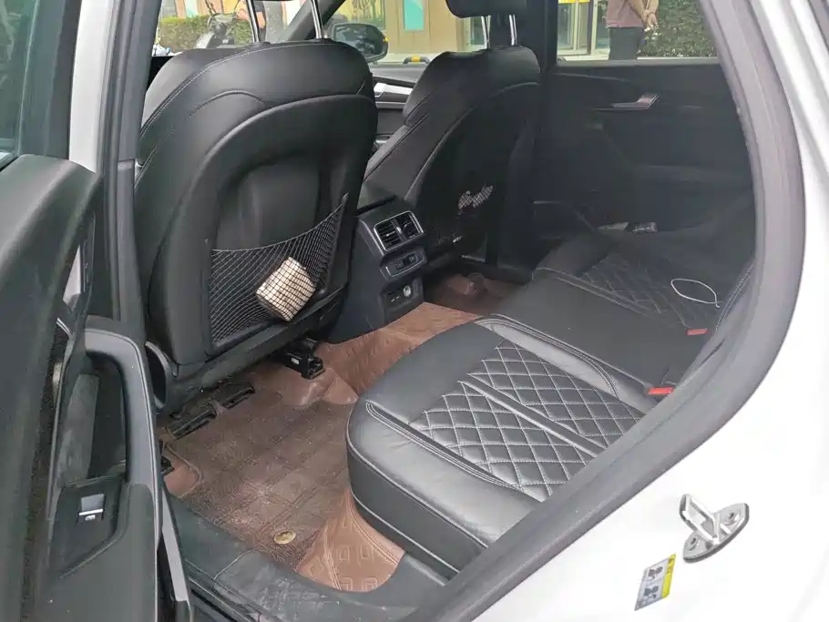 Audi Q5L Sportback 2021 — фото 11