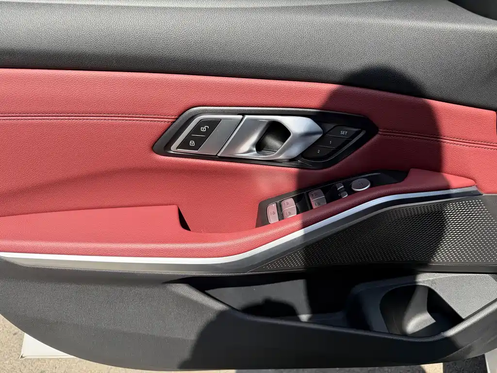 BMW 3 Series 2023 — фото 10