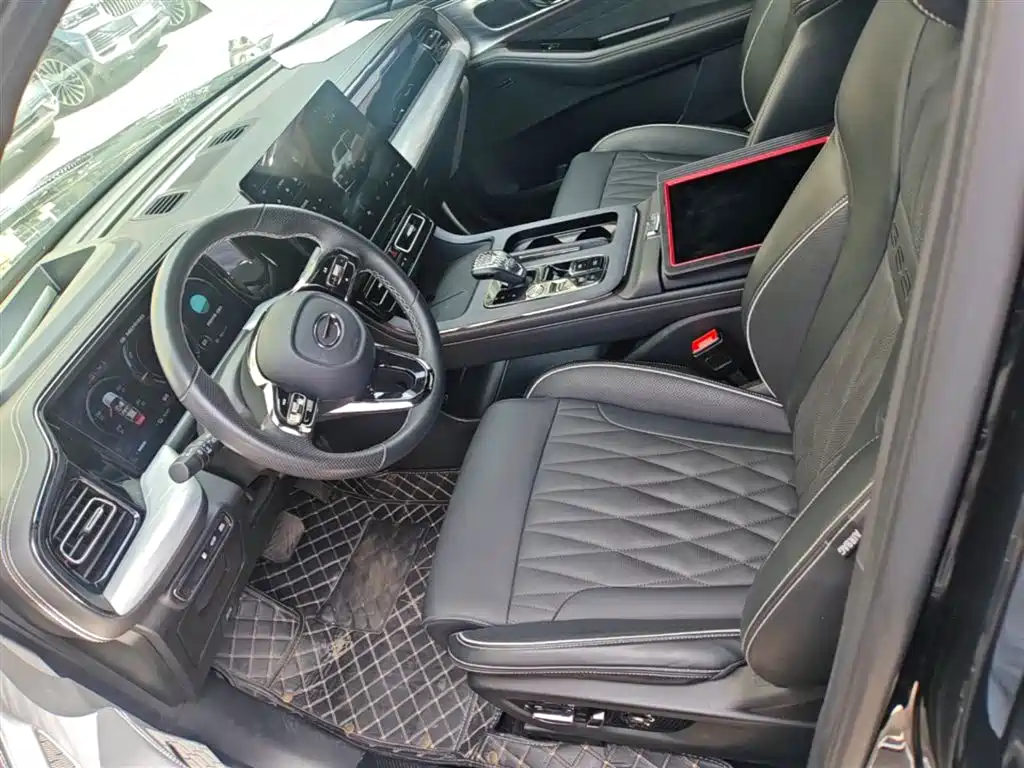 GAC Motor Trumpchi GS8 2023 — фото 15