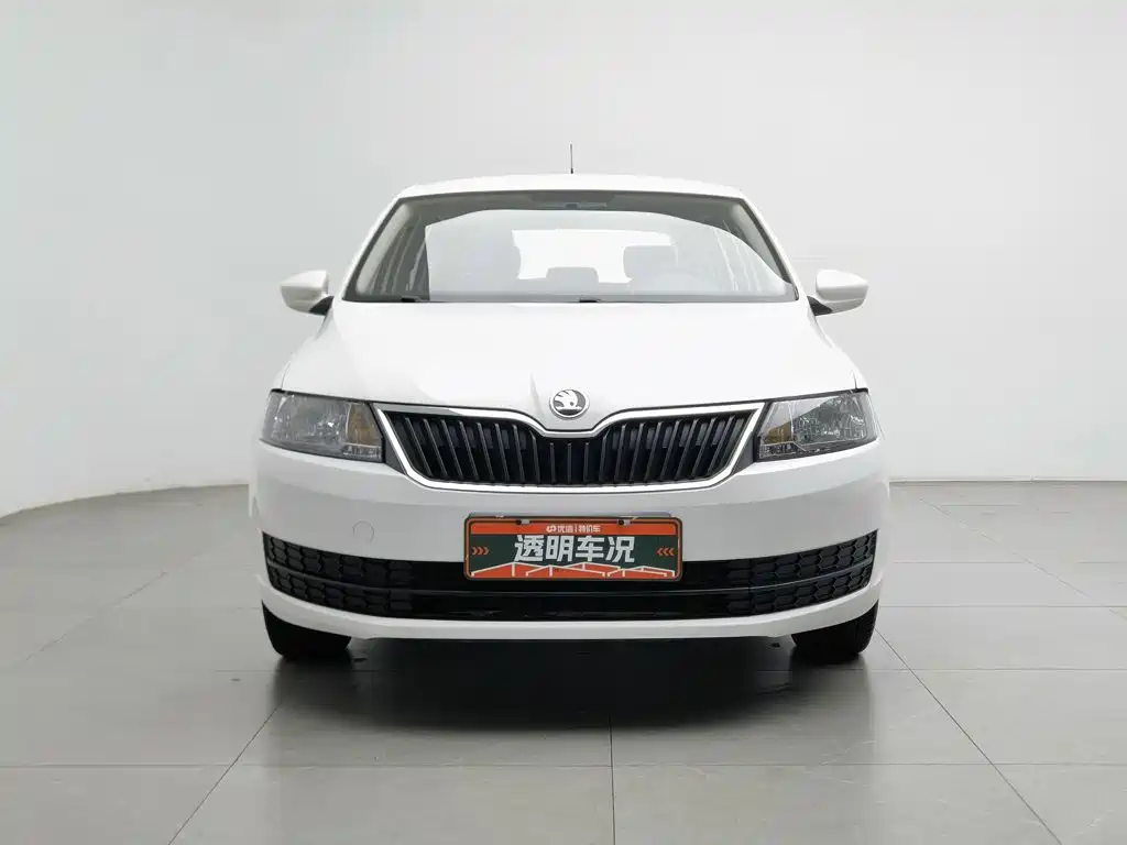 Skoda Rapid Spaceback 2017 — фото 3