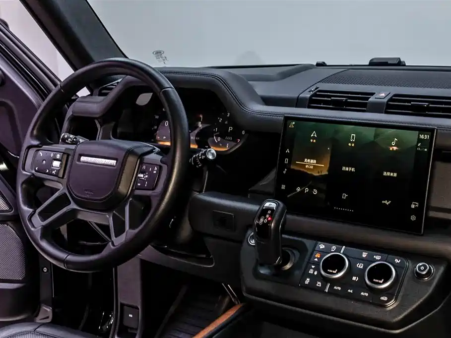 Land Rover Defender 2024 — фото 22