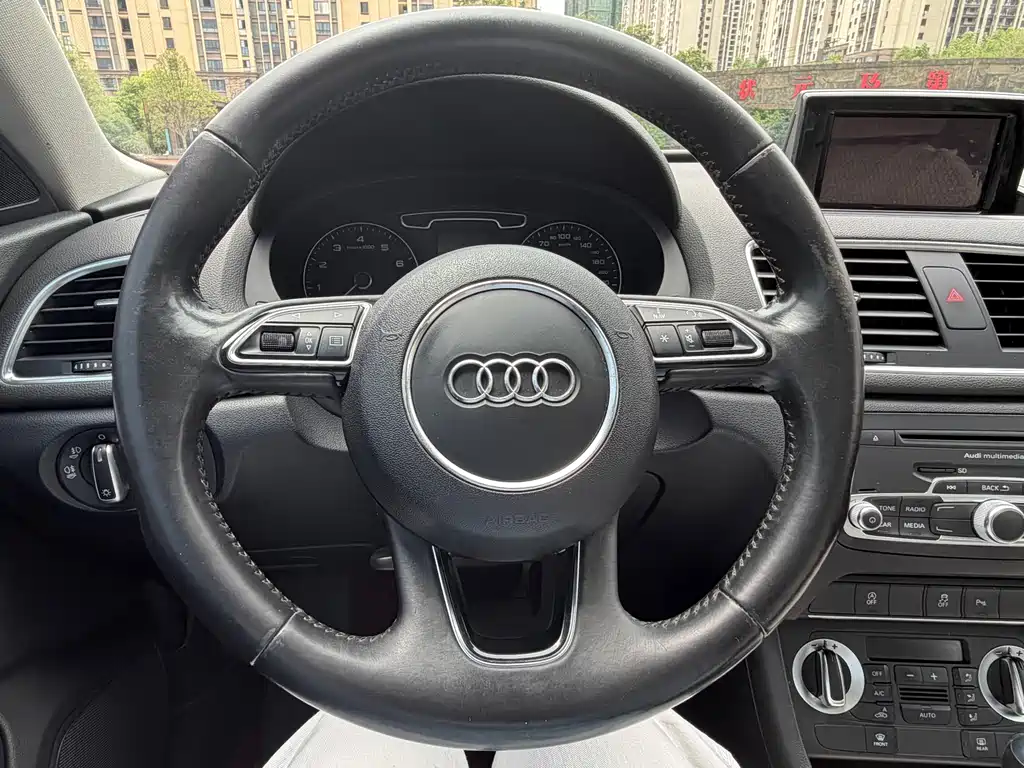 Audi Q3 2016 — фото 15