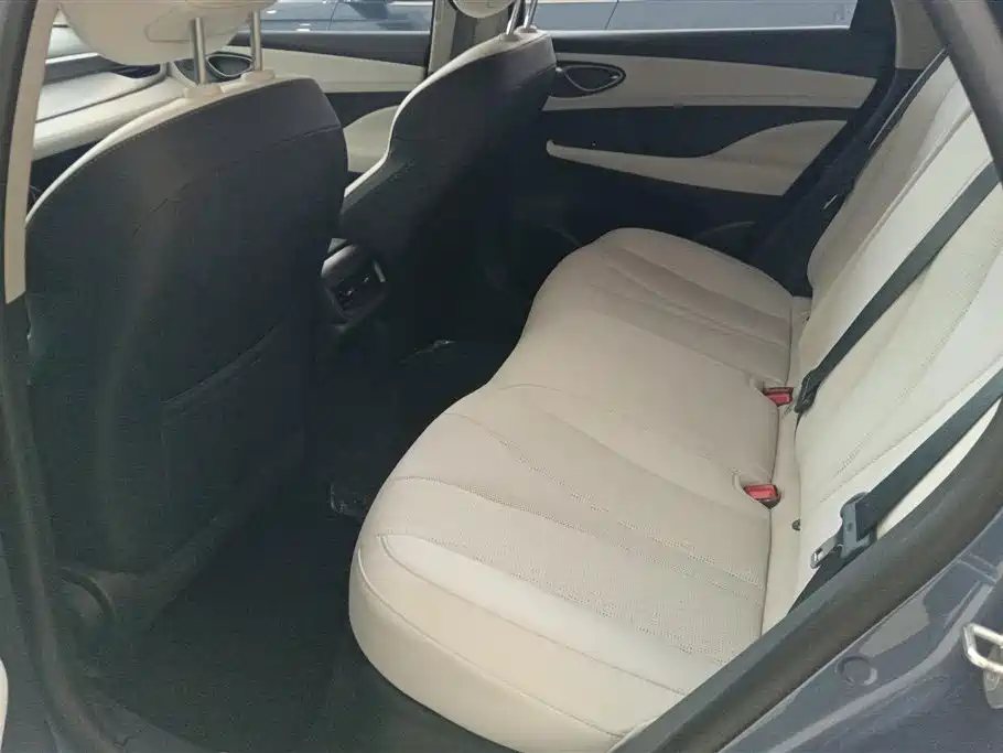 BYD Seal 05 DM-i 2025 — фото 11