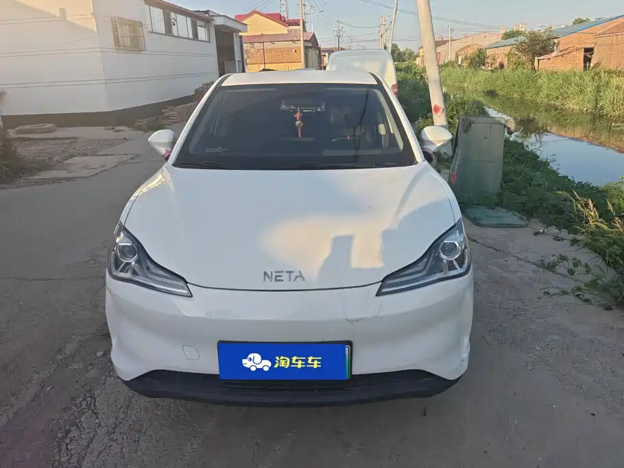 Neta V 2022