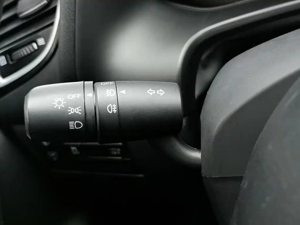 Mazda 3 Axela 2016 — фото 21