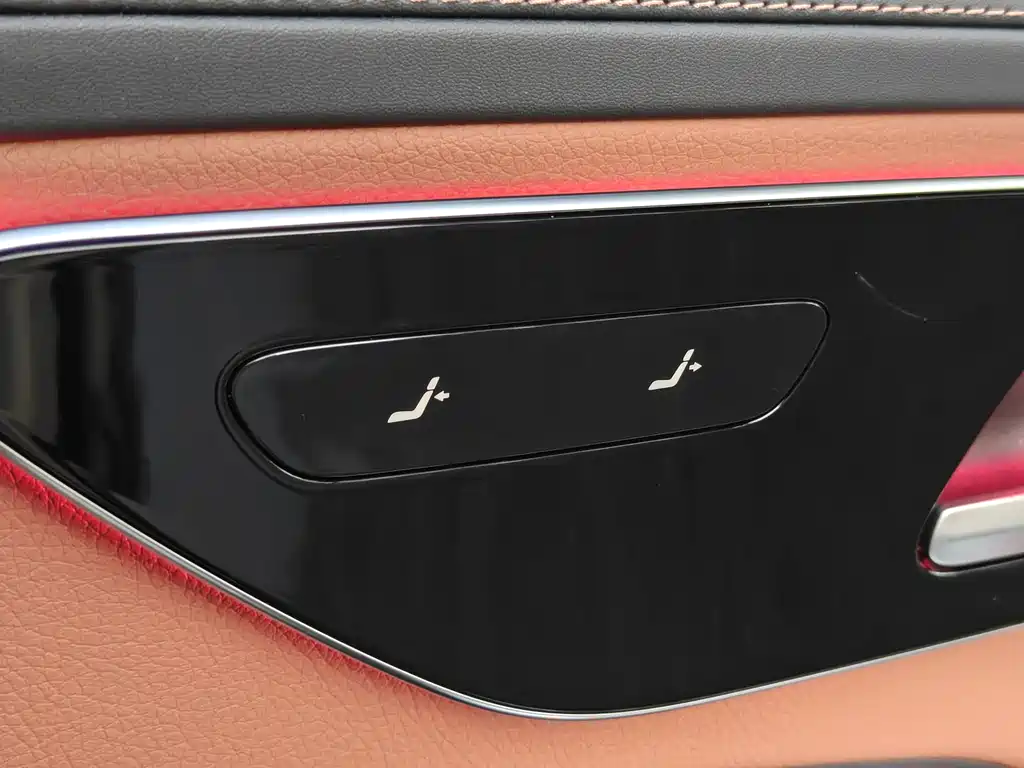 Mercedes-Benz C-Class 2023 — фото 9