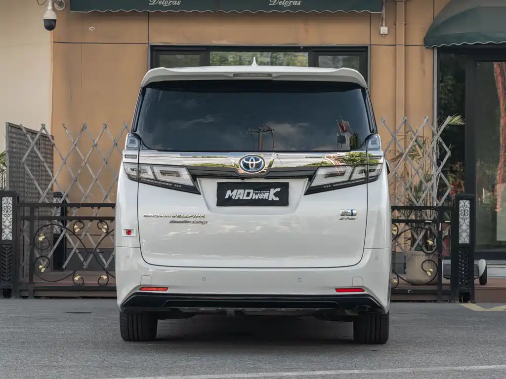 Toyota Vellfire 2022 — фото 5